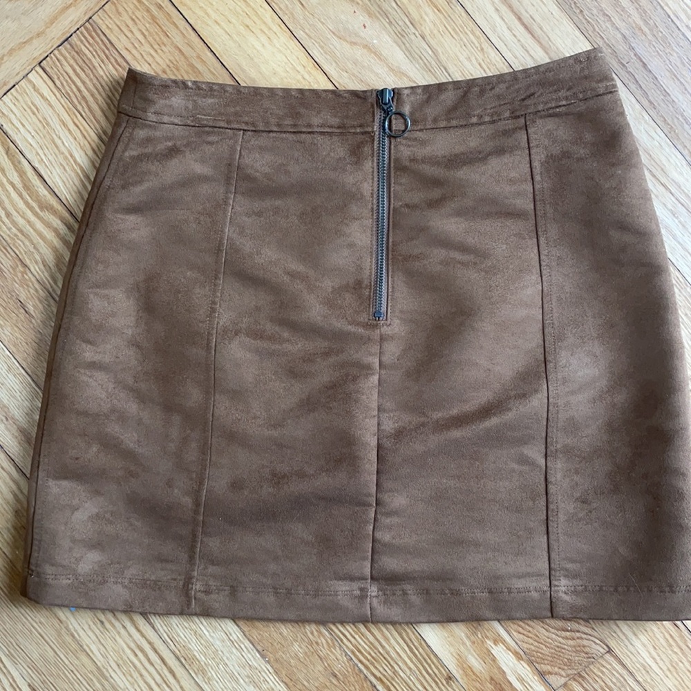Old Navy Faux Suede Skirt - Picture 4 of 5